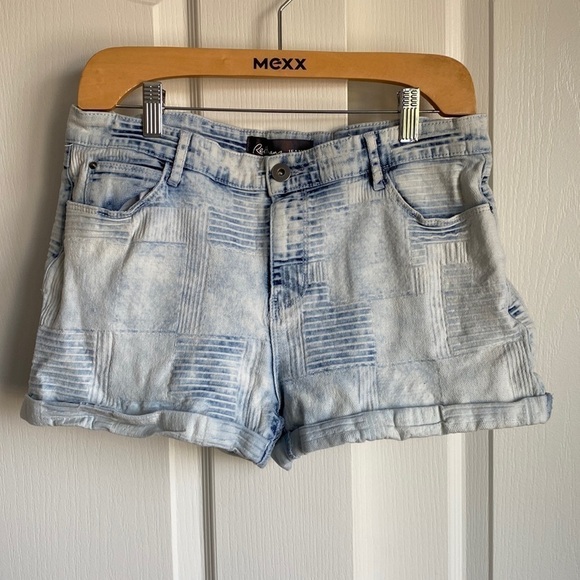 Reitmans Pants - Reitmans - Acid Wash Textured Denim Jean Shorts​​​​​​​​​​​​​